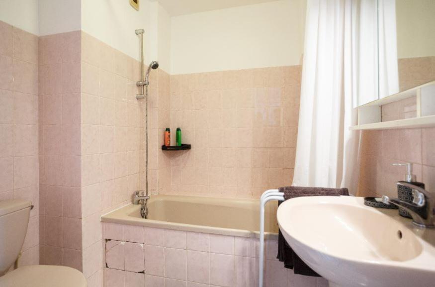 Appartement Cozy: 10/15 Min Des Champs Elysee サルトルーヴィル エクステリア 写真